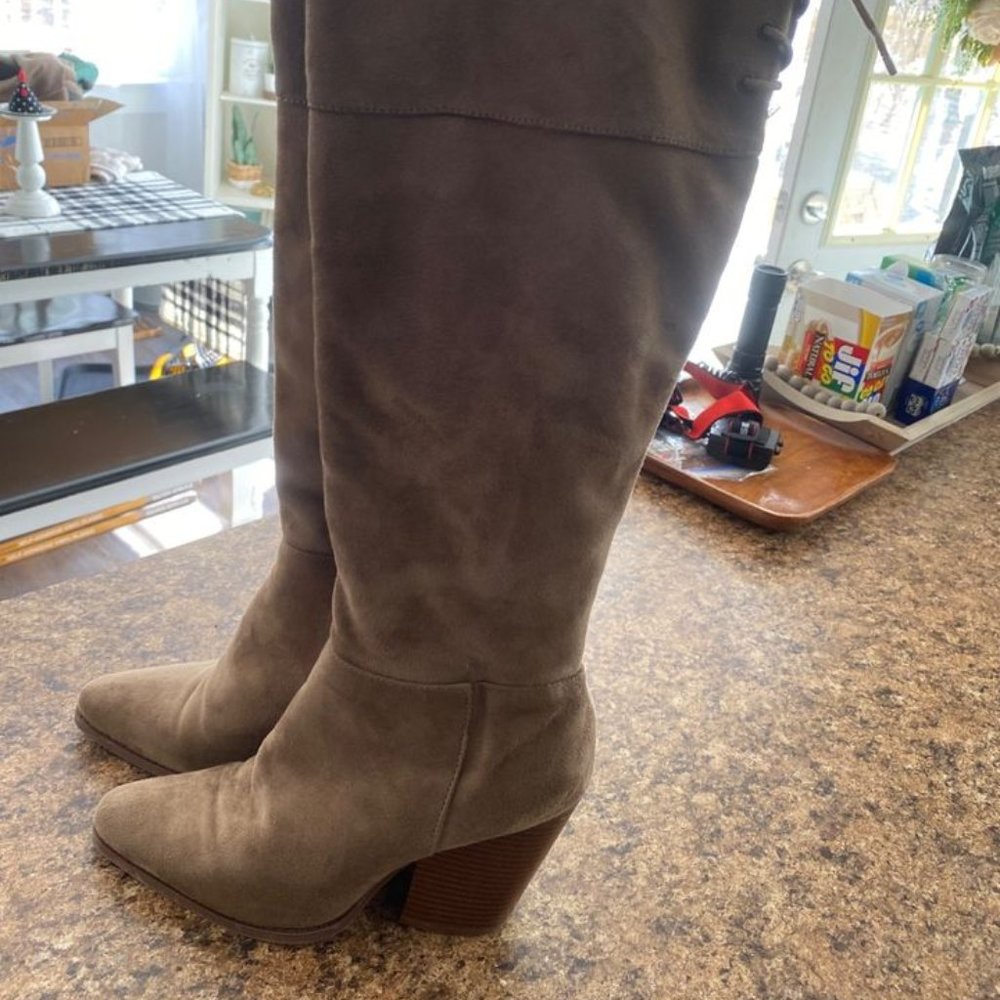 Tan suede boots size 8